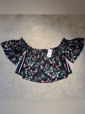 CASTRO, M, off shoulder , short sleeve crop top